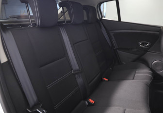 Подержанный автомобиль Renault Megane Hatchback 2014 года (15 фото)