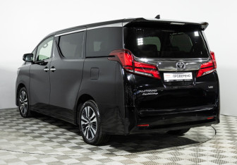 Подержанный автомобиль Toyota Alphard 2019 года (7 фото)