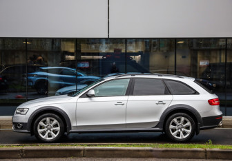 Подержанный автомобиль Audi A4 allroad 2012 года (9 фото)