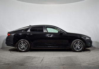 Подержанный автомобиль Kia K5 2021 года (4 фото)