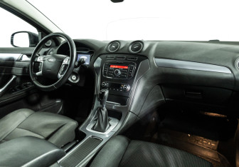 Подержанный автомобиль Ford Mondeo Sedan 2013 года (9 фото)