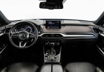 Подержанный автомобиль Mazda CX-9 2017 года (10 фото)