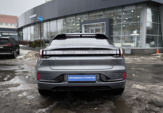 Подержанный автомобиль Zeekr 001 2023 года (5 фото)