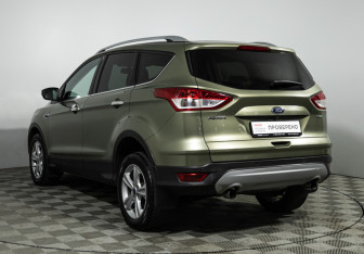 Подержанный автомобиль Ford Kuga 2014 года (7 фото)