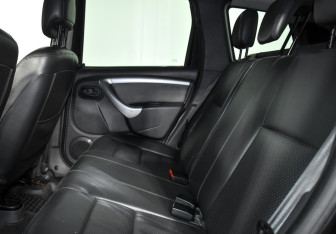 Подержанный автомобиль Renault Duster 2013 года (12 фото)