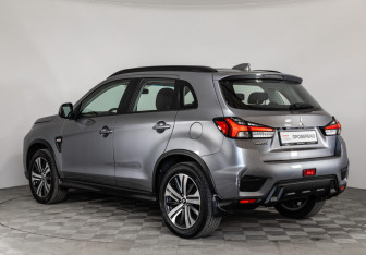 Подержанный автомобиль Mitsubishi ASX 2021 года (7 фото)