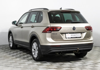 Подержанный автомобиль Volkswagen Tiguan 2019 года (7 фото)