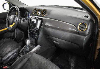 Подержанный автомобиль Suzuki Vitara 2021 года (12 фото)