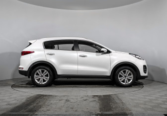 Подержанный автомобиль Kia Sportage 2017 года (4 фото)