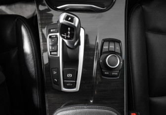 Подержанный автомобиль BMW X3 2016 года (11 фото)