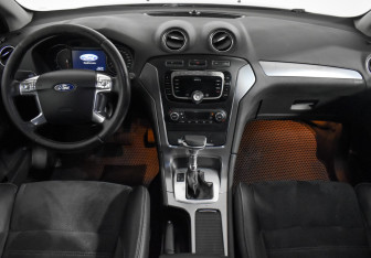 Подержанный автомобиль Ford Mondeo Sedan 2011 года (13 фото)