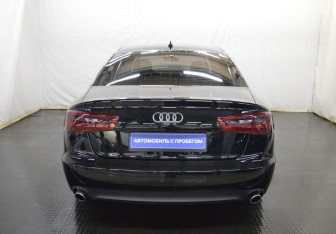 Подержанный автомобиль Audi A6 Sedan 2012 года (6 фото)