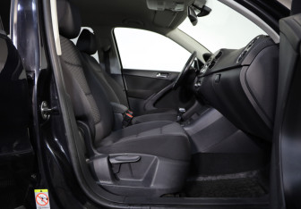 Подержанный автомобиль Volkswagen Tiguan 2010 года (22 фото)