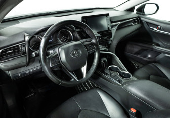 Подержанный автомобиль Toyota Camry Sedan 2021 года (11 фото)