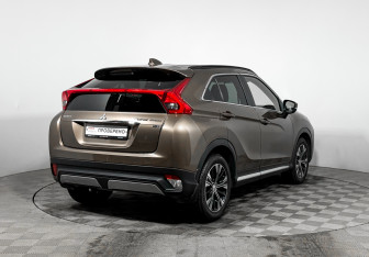 Подержанный автомобиль Mitsubishi Eclipse Cross 2018 года (5 фото)