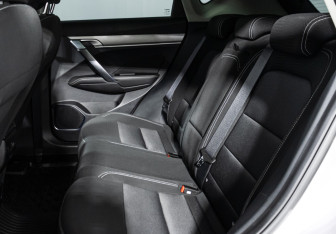 Подержанный автомобиль Geely Coolray 2023 года (10 фото)