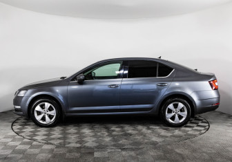 Подержанный автомобиль Skoda Octavia Liftback 2019 года (8 фото)
