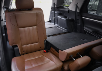 Подержанный автомобиль Changan CS95 2023 года (31 фото)