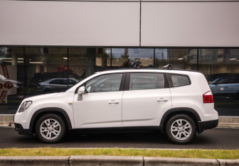 Подержанный автомобиль Chevrolet Orlando 2014 года (9 фото)