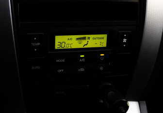 Подержанный автомобиль Hyundai Tucson 2007 года (12 фото)