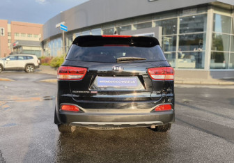 Подержанный автомобиль Kia Sorento 2016 года (5 фото)