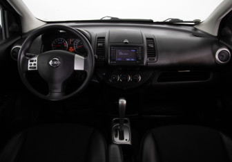 Подержанный автомобиль Nissan Note 2013 года (9 фото)