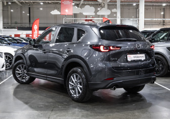 Подержанный автомобиль Mazda CX-5 2025 года (14 фото)