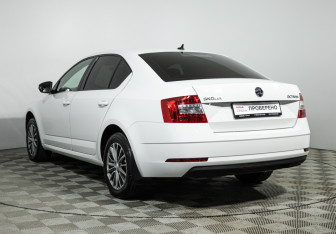 Подержанный автомобиль Skoda Octavia Liftback 2020 года (7 фото)
