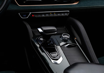 Подержанный автомобиль Geely Monjaro 2021 года (17 фото)