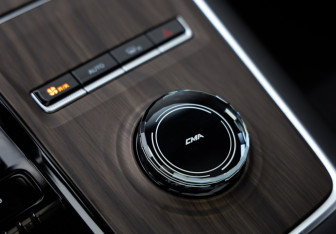 Подержанный автомобиль Geely Monjaro 2025 года (19 фото)