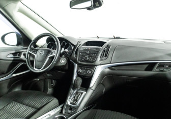 Подержанный автомобиль Opel Zafira Compactvan 2013 года (9 фото)