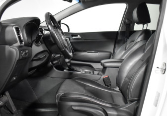 Подержанный автомобиль Kia Sportage 2018 года (10 фото)