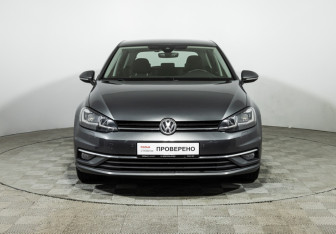 Подержанный автомобиль Volkswagen Golf Hatchback 2018 года (2 фото)