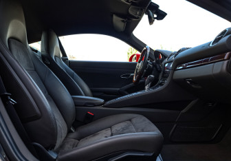 Подержанный автомобиль Porsche Cayman 2018 года (77 фото)