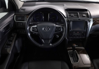 Подержанный автомобиль Toyota Camry Sedan 2017 года (11 фото)