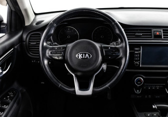 Подержанный автомобиль Kia Rio Hatchback 2018 года (11 фото)