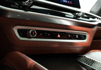 Подержанный автомобиль BMW X5 M 2024 года (24 фото)