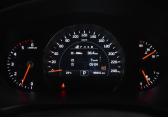 Подержанный автомобиль Kia Sorento 2016 года (26 фото)