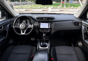 Подержанный автомобиль Nissan X-Trail 2019 года (17 фото)