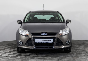 Подержанный автомобиль Ford Focus Hatchback 2014 года (2 фото)