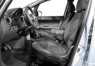 Подержанный автомобиль Mitsubishi Colt Hatchback 2008 года (10 фото)