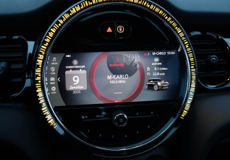 Подержанный автомобиль MINI Hatch 2021 года (18 фото)