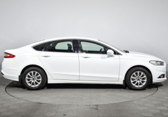 Подержанный автомобиль Ford Mondeo Sedan 2015 года (4 фото)