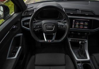 Подержанный автомобиль Audi Q3 Sportback 2020 года (12 фото)