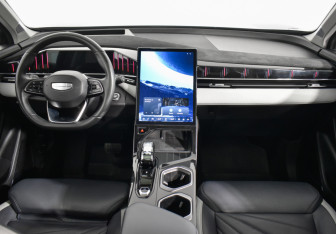 Подержанный автомобиль Geely Atlas 2024 года (15 фото)