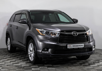 Подержанный автомобиль Toyota Highlander 2014 года (3 фото)