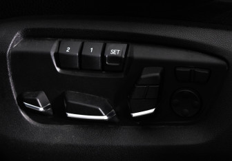 Подержанный автомобиль BMW X5 2015 года (39 фото)