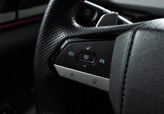 Подержанный автомобиль Changan UNI-V 2023 года (19 фото)