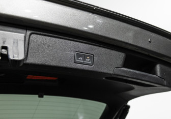 Подержанный автомобиль Volkswagen Touareg 2018 года (16 фото)