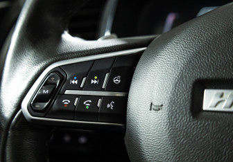 Подержанный автомобиль Haval F7 2021 года (21 фото)